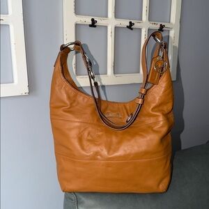 Coach Vintage F17116 Tan Leather Messenger /Hobo Bag 🎀🎀🎀